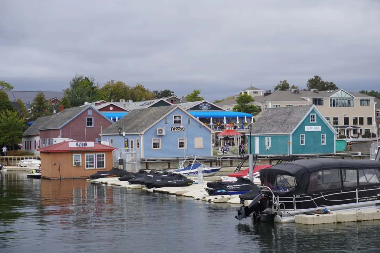 Lakeside cottages and boat docks on Lake Simcoe in Brock Township - ADU builders serving Brock, Ontario, Canada